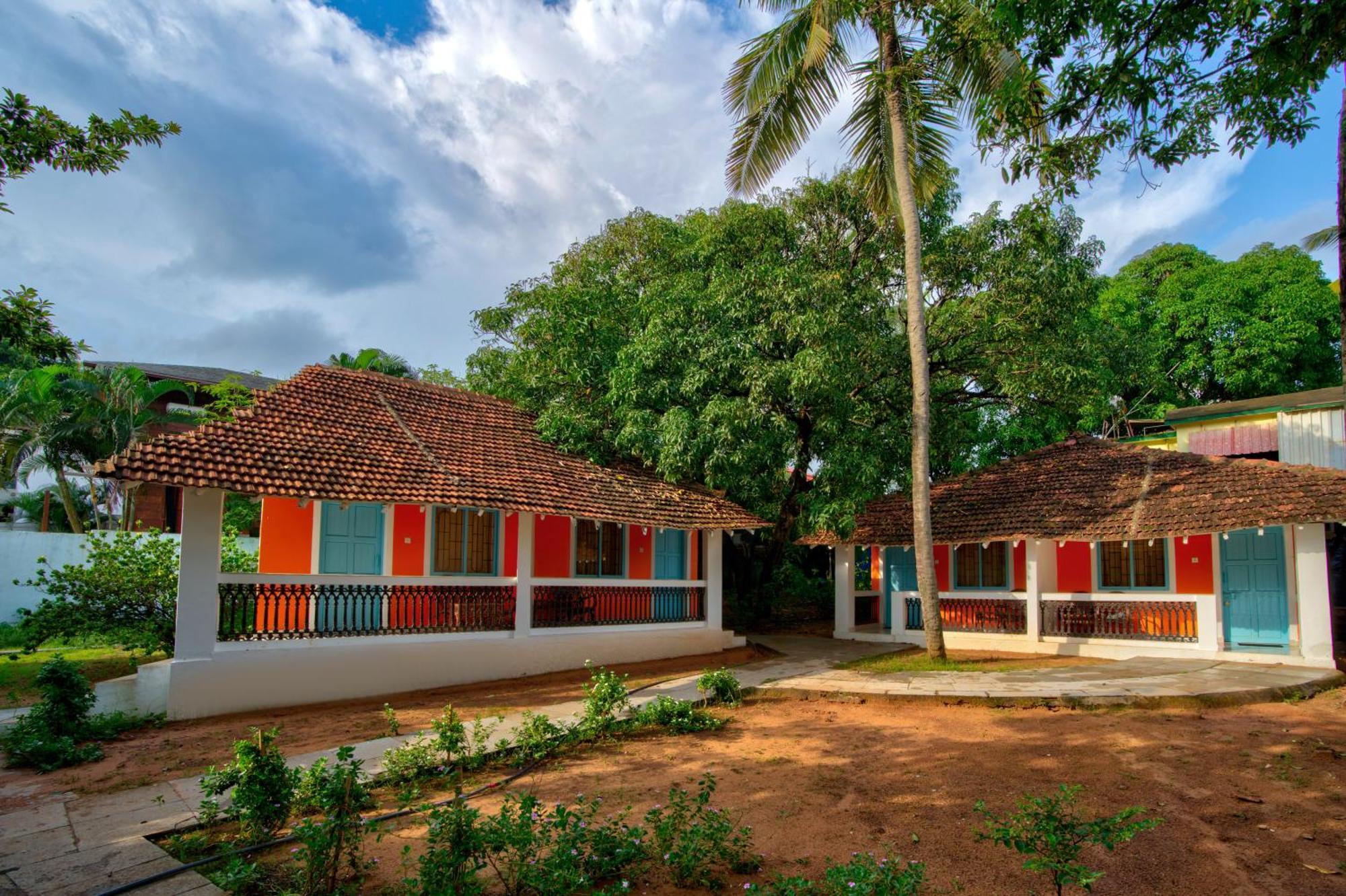 Papilio Beach Front Cottages-Tbv Baga Exterior photo