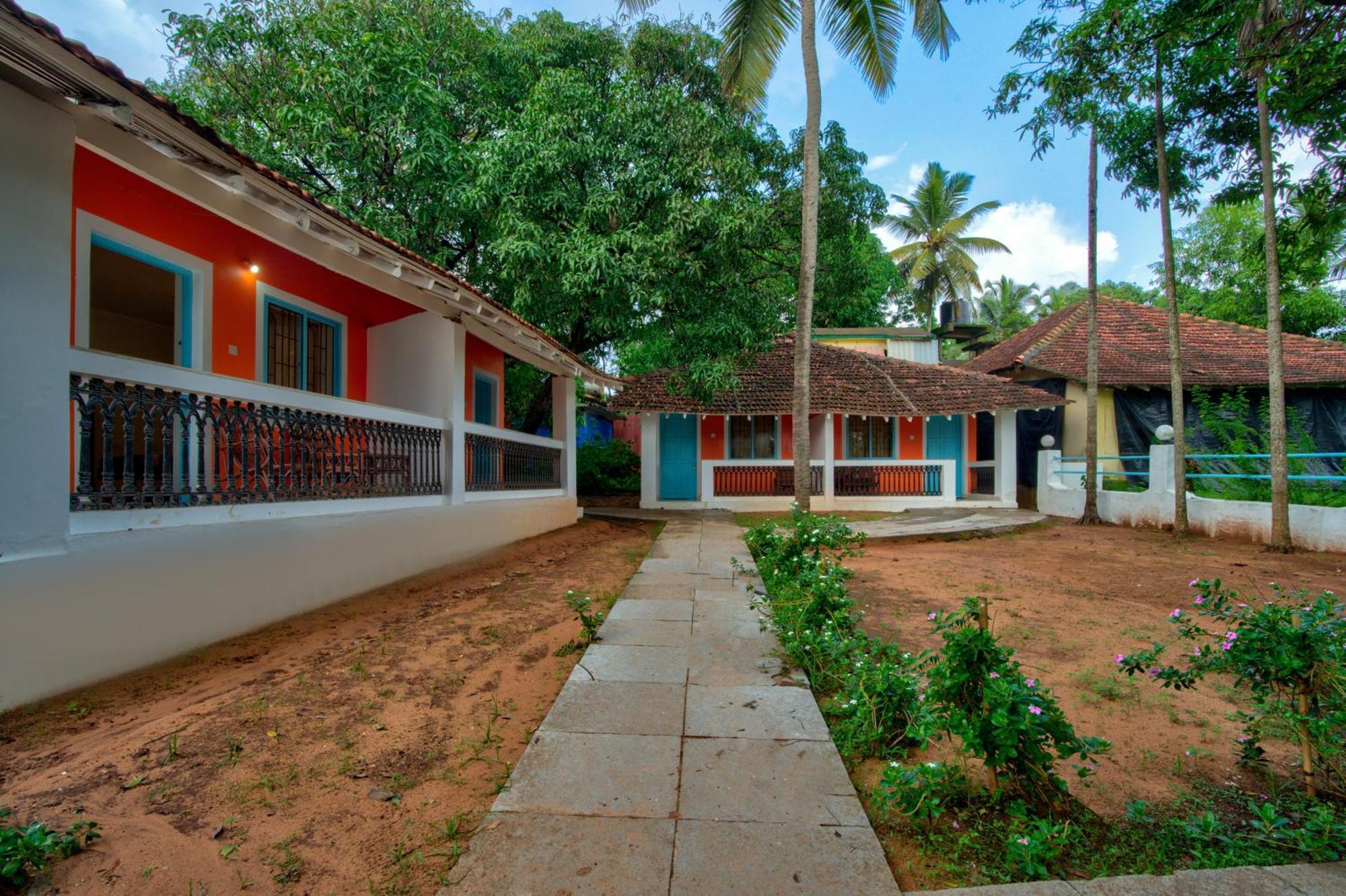 Papilio Beach Front Cottages-Tbv Baga Exterior photo