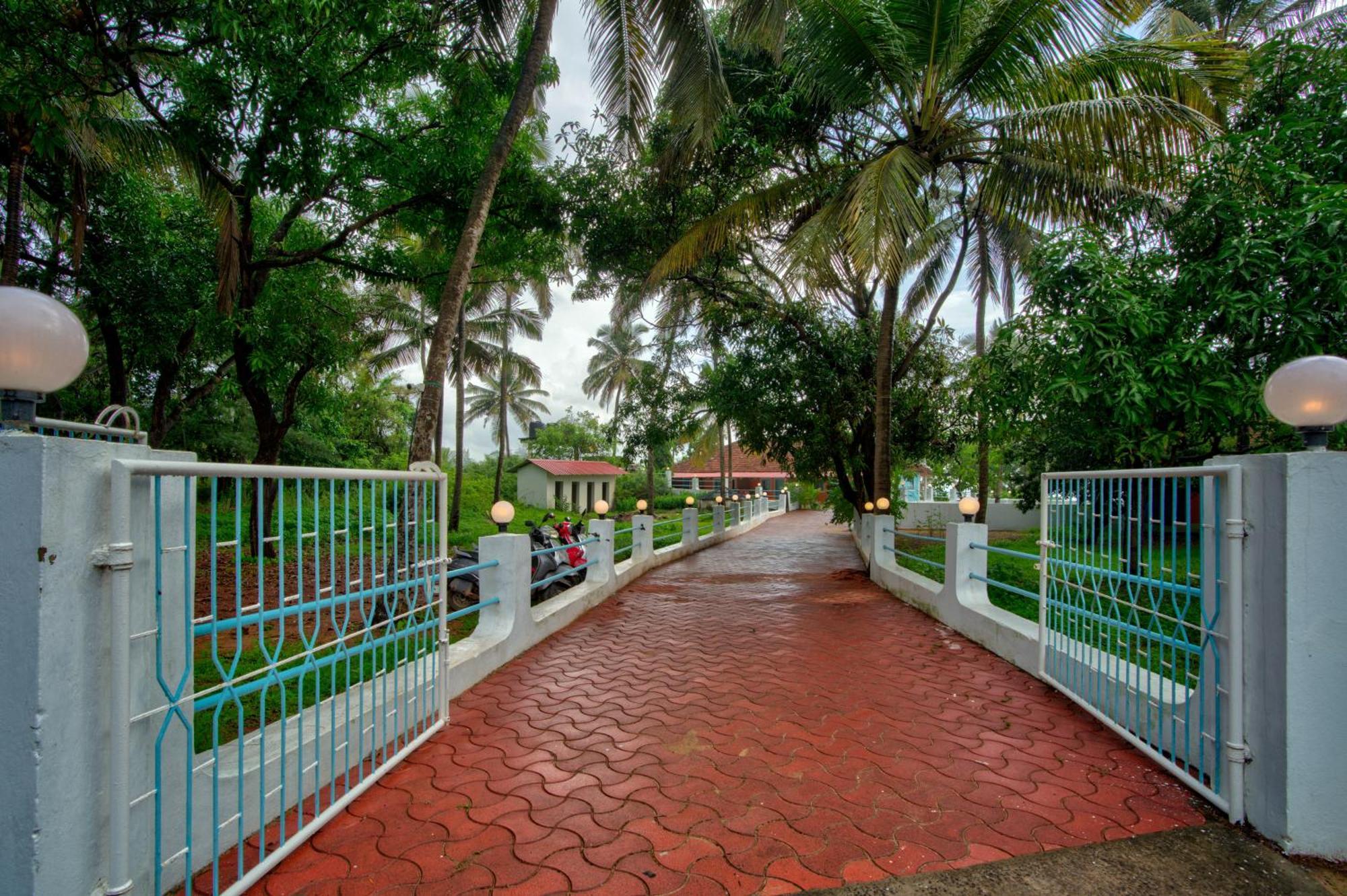 Papilio Beach Front Cottages-Tbv Baga Exterior photo