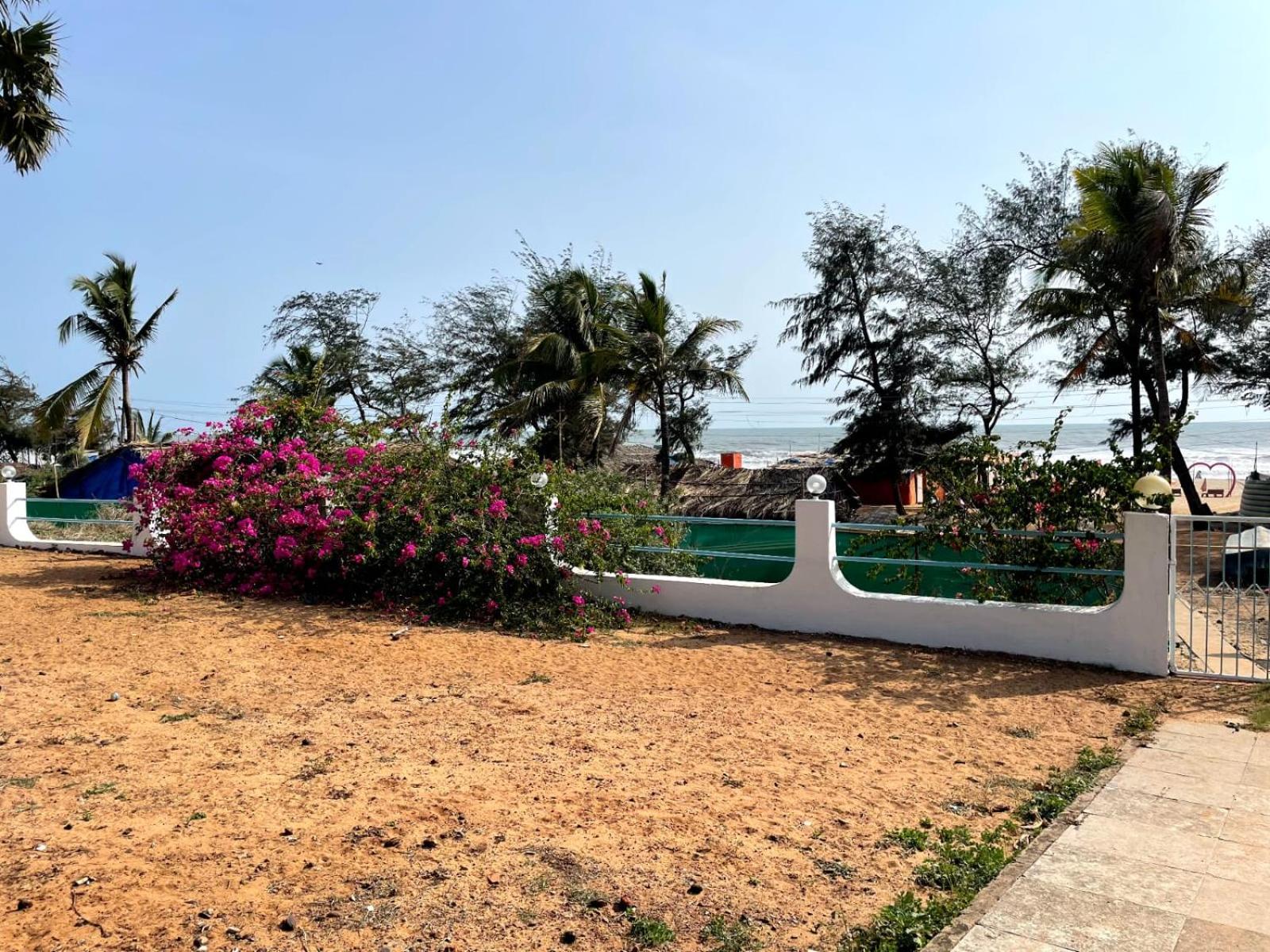 Papilio Beach Front Cottages-Tbv Baga Exterior photo
